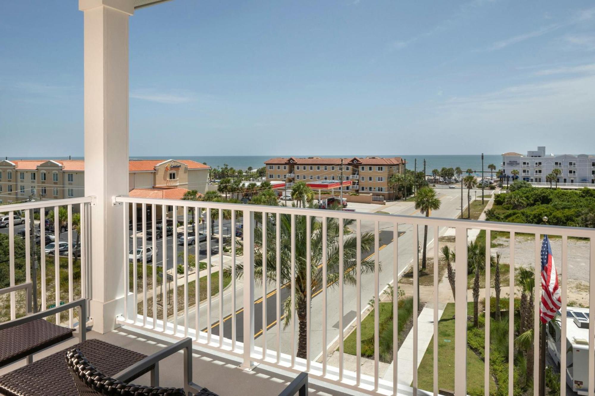 فندق Courtyard Amelia Island شاطئ فينماندينا المظهر الخارجي الصورة
